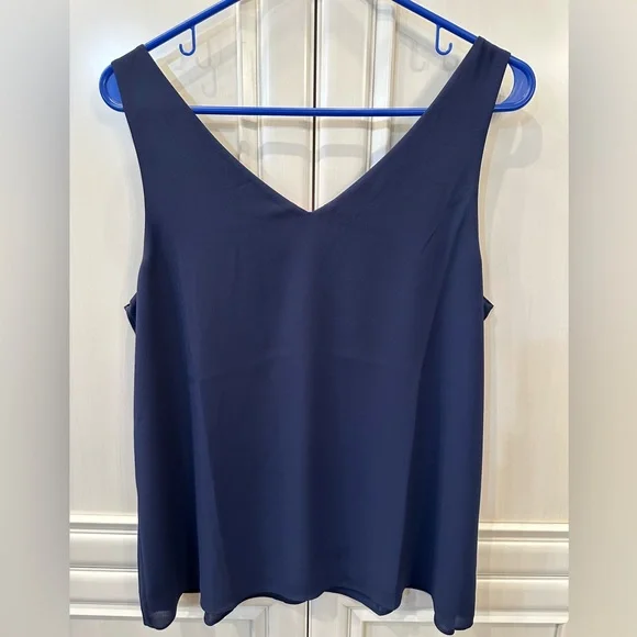 NWT Lilly Pulitzer Women's Florin Reversible Top - True Navy, size medium - Picture 5 of 6